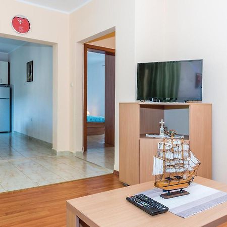 Beautiful Apartment In Raslina With Wifi Exterior photo