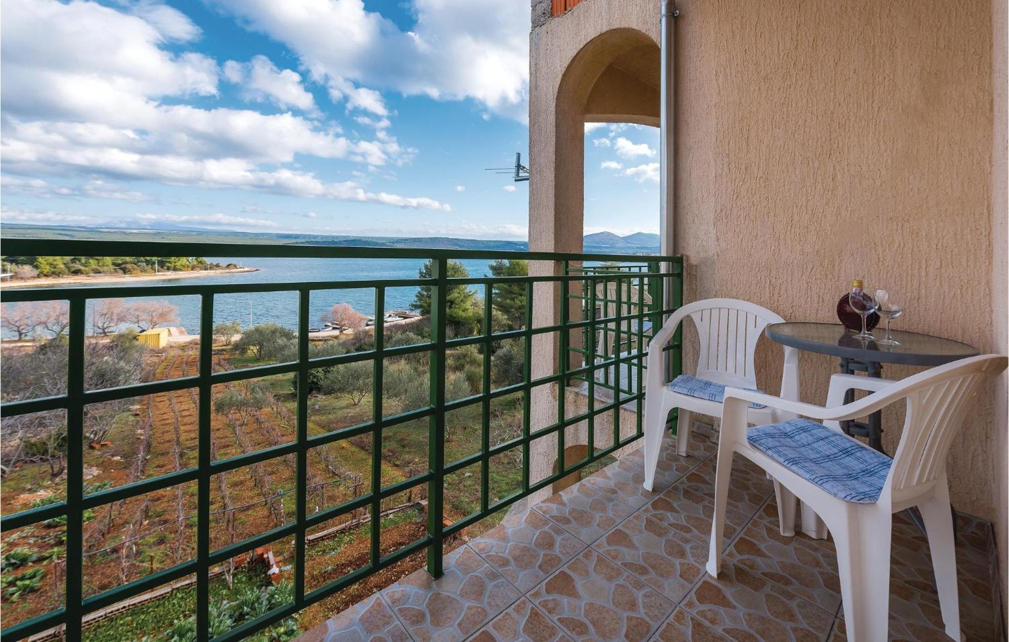 Beautiful Apartment In Raslina With Wifi Exterior photo