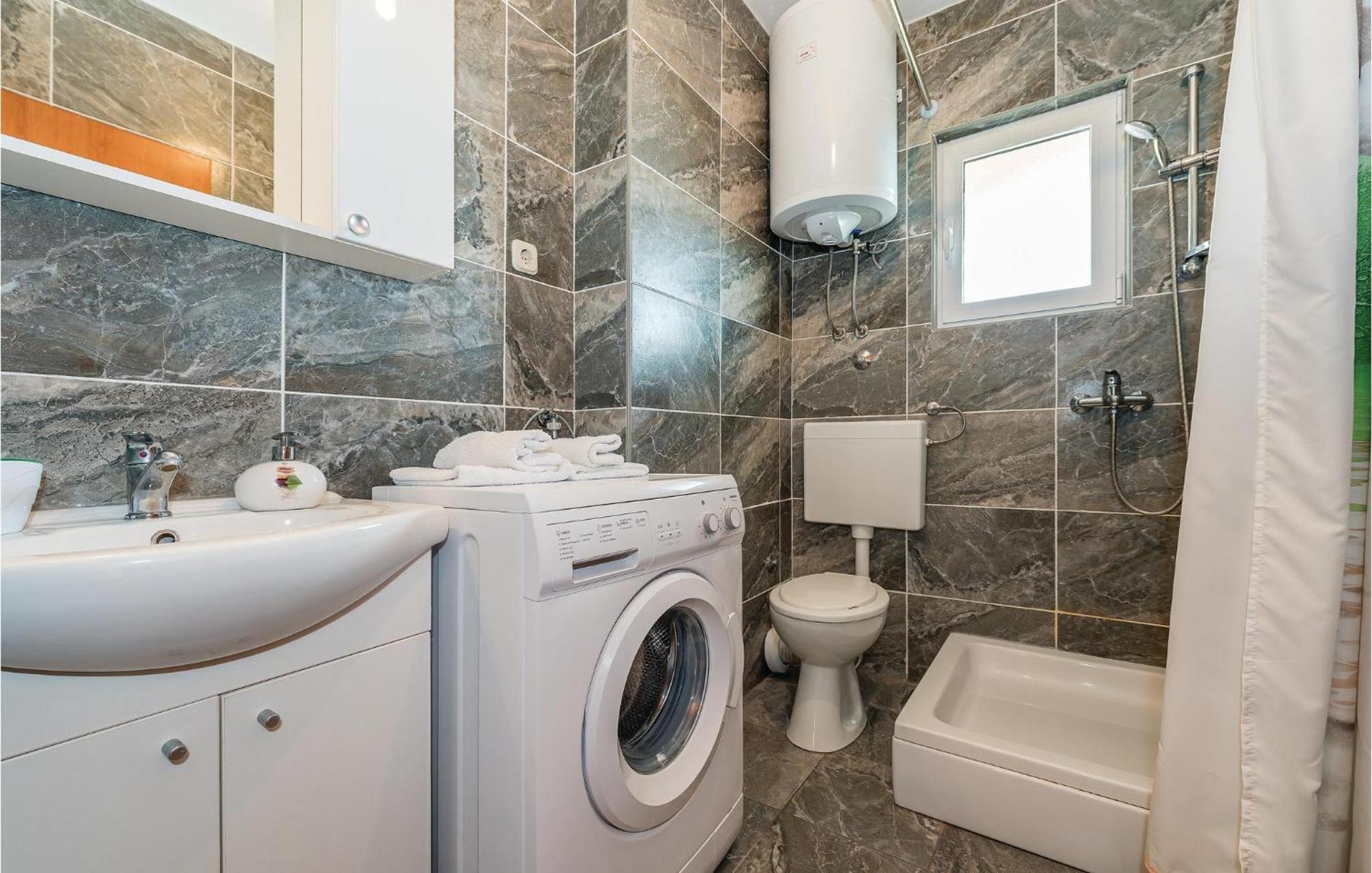 Beautiful Apartment In Raslina With Wifi Exterior photo