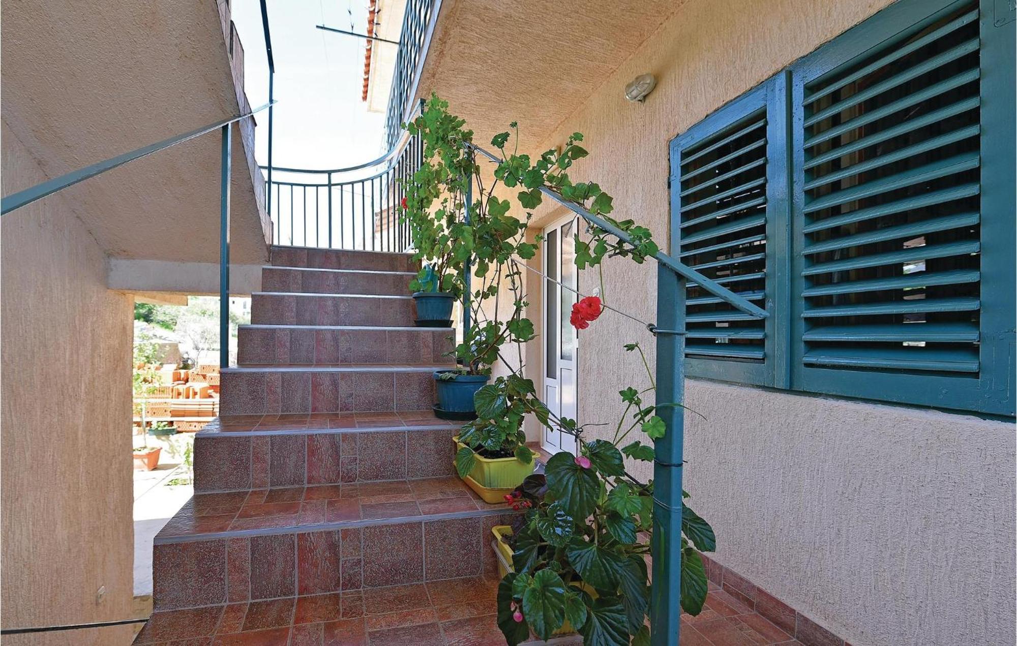 Beautiful Apartment In Raslina With Wifi Exterior photo
